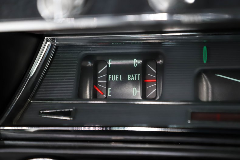 Unknown-Chevelle-1966-Cortez-Silver-Black-35