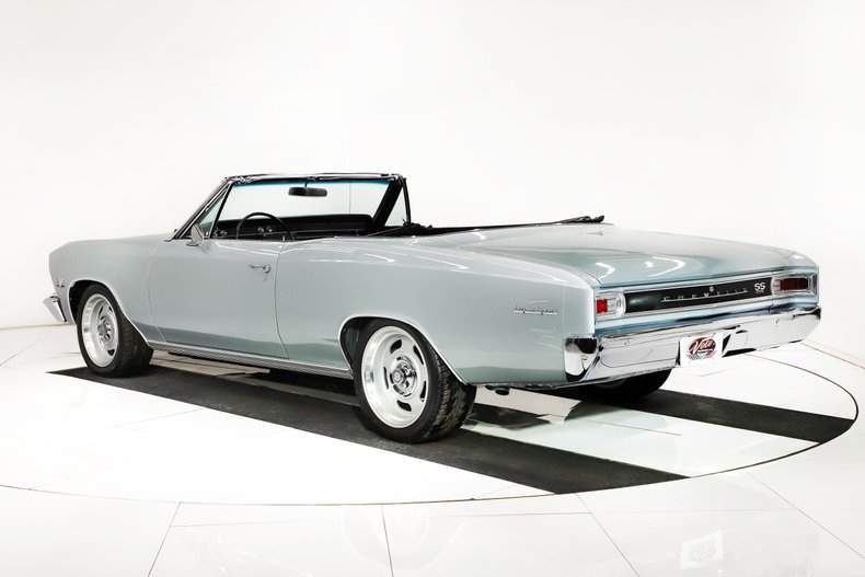 Unknown-Chevelle-1966-Cortez-Silver-Black-4