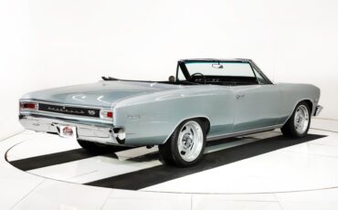 Unknown-Chevelle-1966-Cortez-Silver-Black-44
