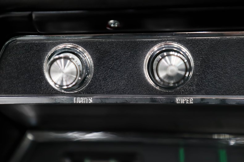 Unknown-Chevelle-1966-Cortez-Silver-Black-49