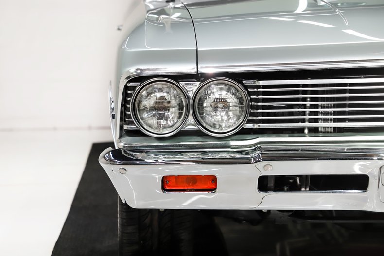 Unknown-Chevelle-1966-Cortez-Silver-Black-5