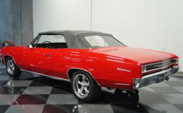Unknown-Chevelle-1966-Red-Black-10
