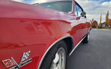 Unknown-Chevelle-1966-Red-Black-10