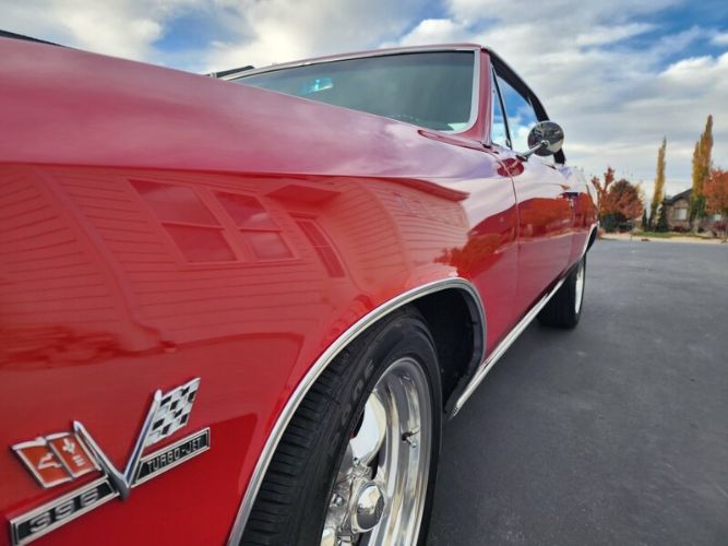 Unknown-Chevelle-1966-Red-Black-10