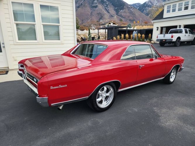 Unknown-Chevelle-1966-Red-Black-11