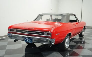 Unknown-Chevelle-1966-Red-Black-13