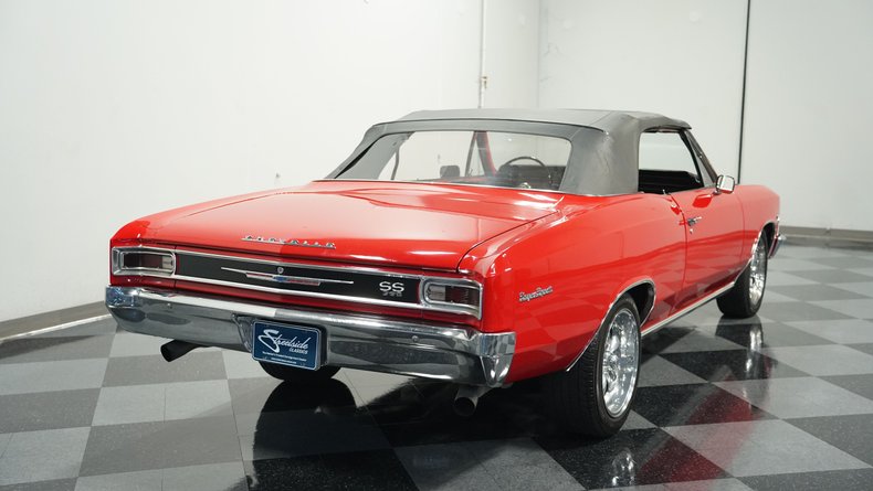 Unknown-Chevelle-1966-Red-Black-13