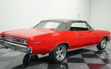 Unknown-Chevelle-1966-Red-Black-14