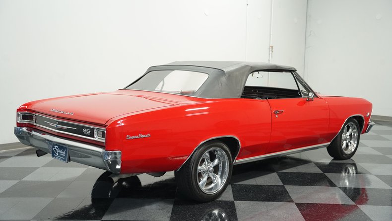 Unknown-Chevelle-1966-Red-Black-14