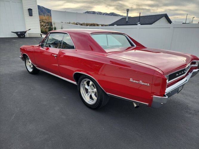 Unknown-Chevelle-1966-Red-Black-15