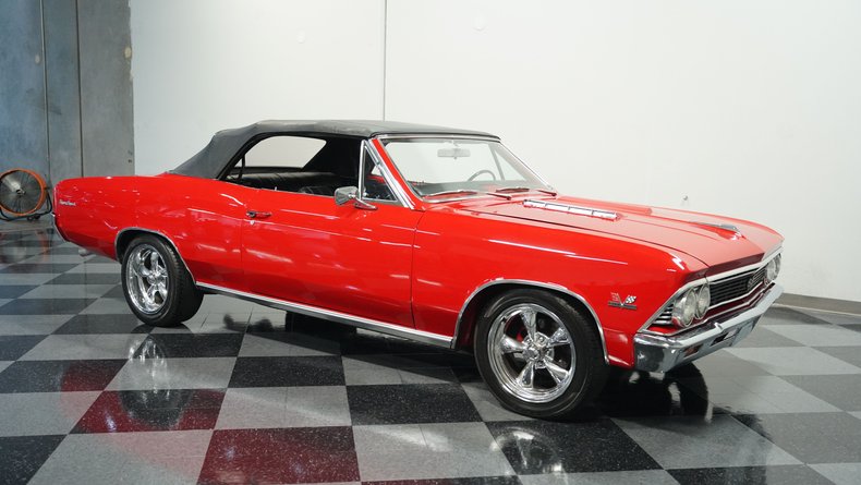 Unknown-Chevelle-1966-Red-Black-16