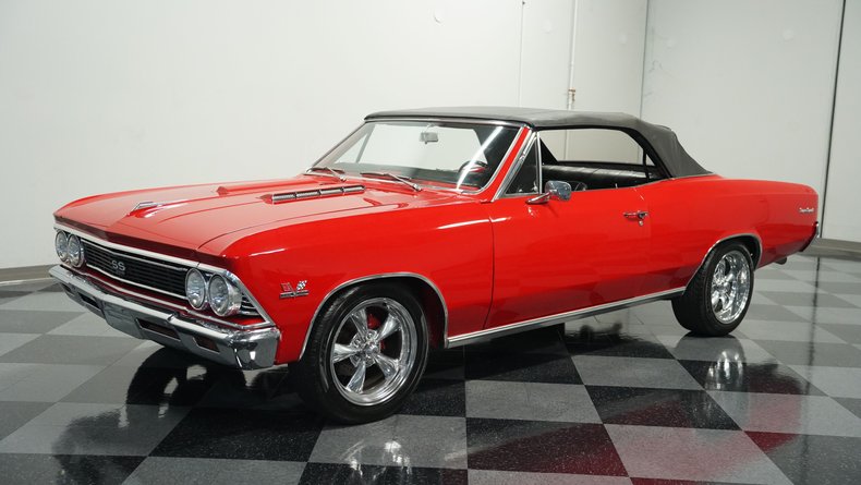 Unknown-Chevelle-1966-Red-Black-2