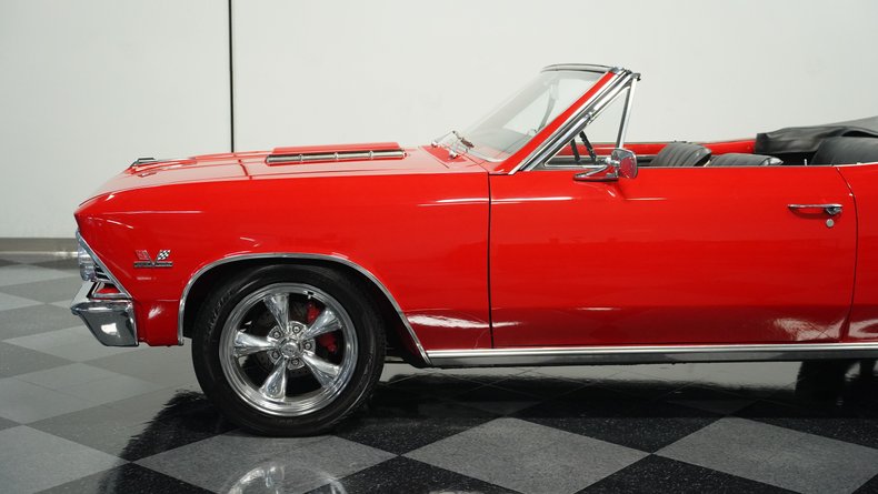 Unknown-Chevelle-1966-Red-Black-25