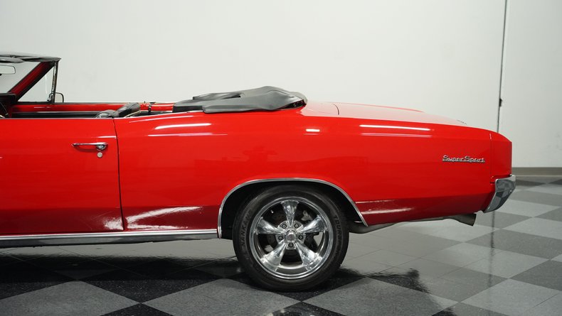 Unknown-Chevelle-1966-Red-Black-26
