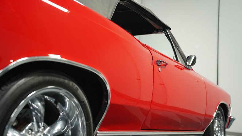 Unknown-Chevelle-1966-Red-Black-29