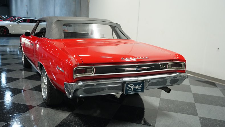 Unknown-Chevelle-1966-Red-Black-3