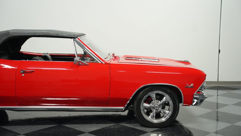 Unknown-Chevelle-1966-Red-Black-30