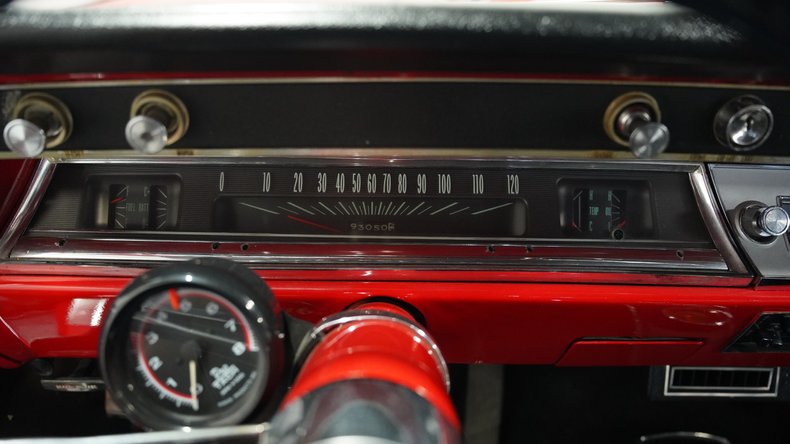 Unknown-Chevelle-1966-Red-Black-38
