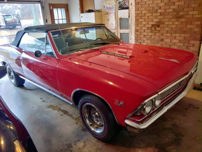 Unknown-Chevelle-1966-Red-Black-6