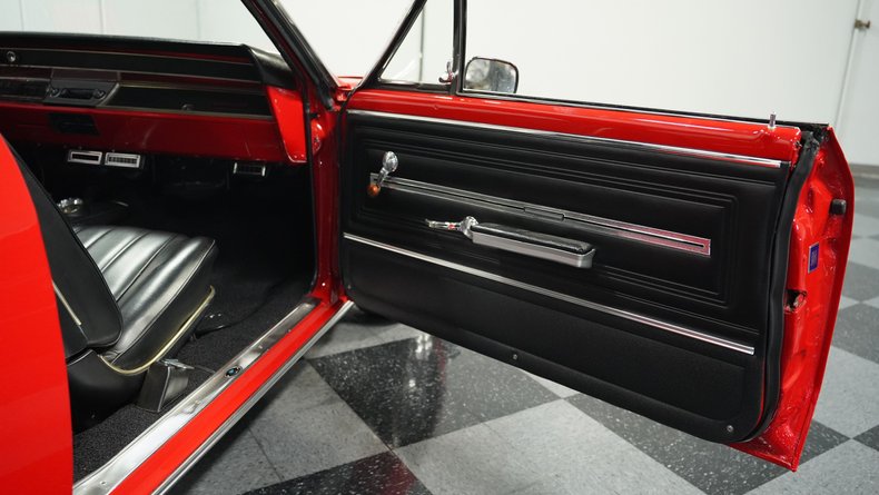 Unknown-Chevelle-1966-Red-Black-7