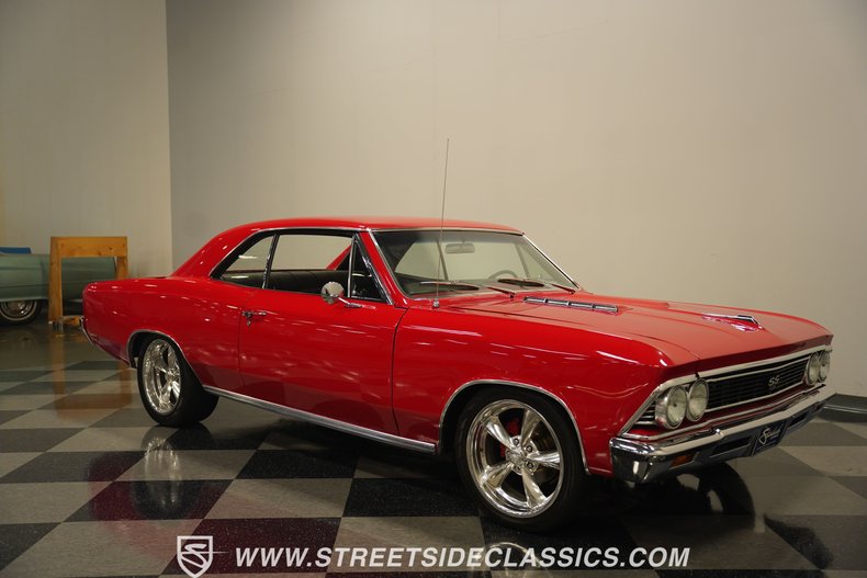 Unknown-Chevelle-1966-Regal-Red-Black-16