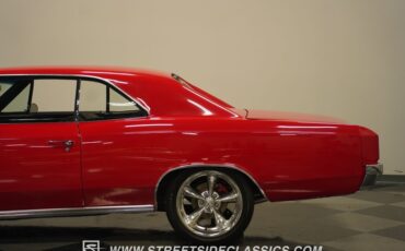 Unknown-Chevelle-1966-Regal-Red-Black-23