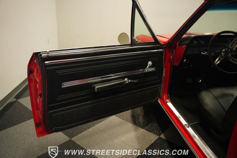 Unknown-Chevelle-1966-Regal-Red-Black-34