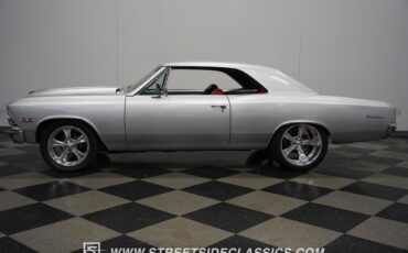Unknown-Chevelle-1966-Titanium-Silver-Red-1