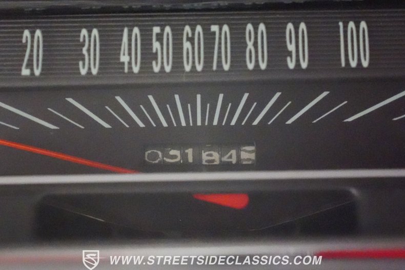 Unknown-Chevelle-1966-Titanium-Silver-Red-10