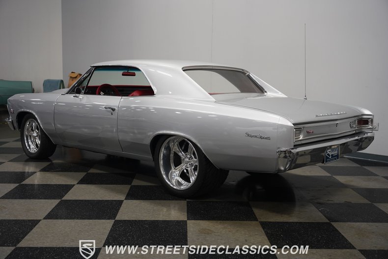 Unknown-Chevelle-1966-Titanium-Silver-Red-15