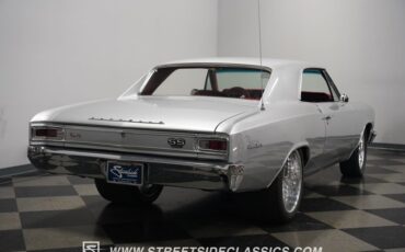 Unknown-Chevelle-1966-Titanium-Silver-Red-17