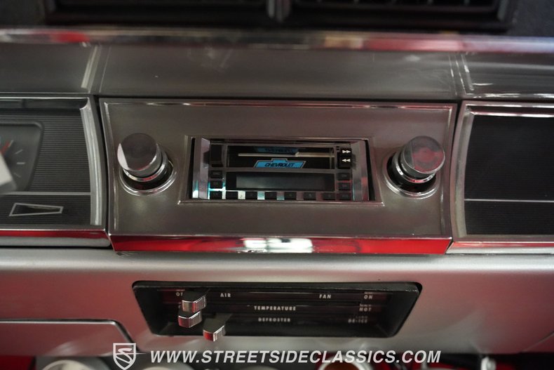 Unknown-Chevelle-1966-Titanium-Silver-Red-20