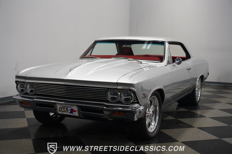 Unknown-Chevelle-1966-Titanium-Silver-Red-22