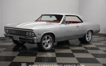 Unknown-Chevelle-1966-Titanium-Silver-Red-23