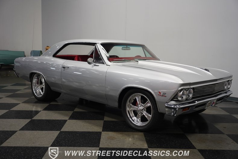 Unknown-Chevelle-1966-Titanium-Silver-Red-26