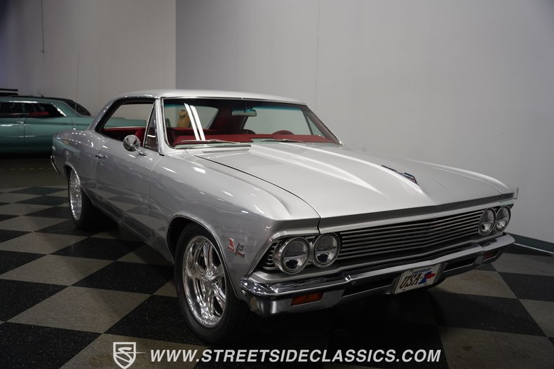 Unknown-Chevelle-1966-Titanium-Silver-Red-27