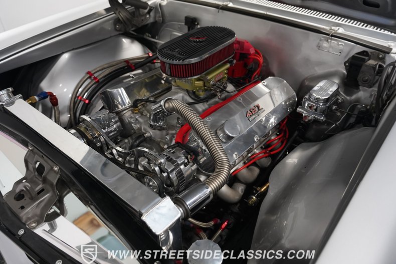 Unknown-Chevelle-1966-Titanium-Silver-Red-28