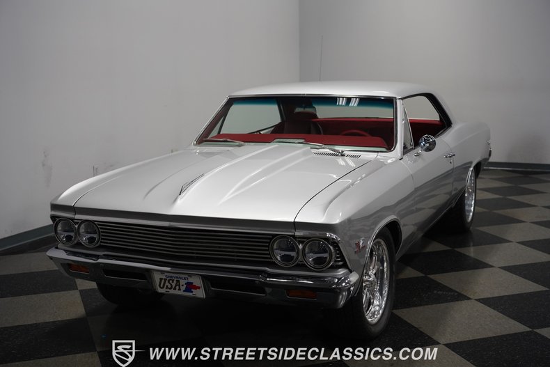 Unknown-Chevelle-1966-Titanium-Silver-Red-30