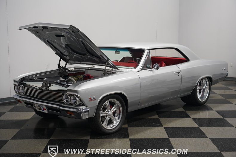 Unknown-Chevelle-1966-Titanium-Silver-Red-38