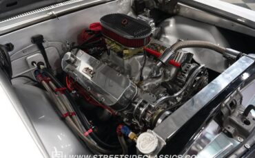 Unknown-Chevelle-1966-Titanium-Silver-Red-39