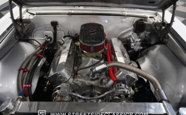 Unknown-Chevelle-1966-Titanium-Silver-Red-40