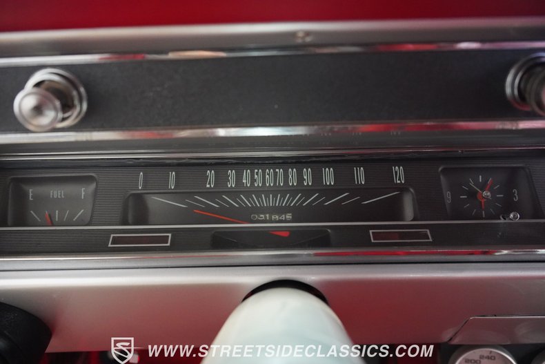 Unknown-Chevelle-1966-Titanium-Silver-Red-42
