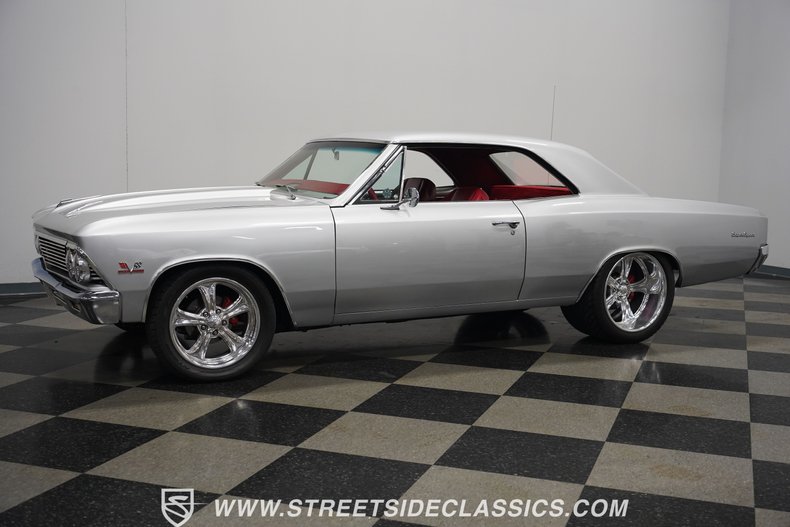 Unknown-Chevelle-1966-Titanium-Silver-Red-45
