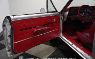 Unknown-Chevelle-1966-Titanium-Silver-Red-6