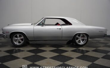 Unknown-Chevelle-1966-Titanium-Silver-Red-8