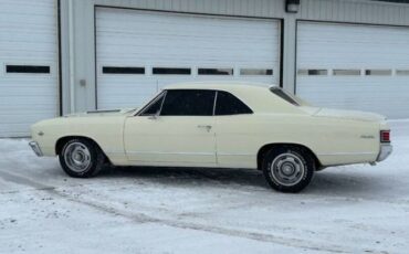 Unknown-Chevelle-1967-Beige-off-White