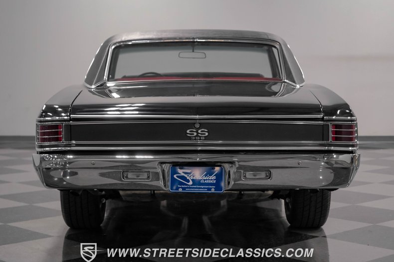 Unknown-Chevelle-1967-Black-Red-13