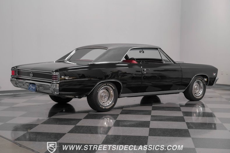 Unknown-Chevelle-1967-Black-Red-14