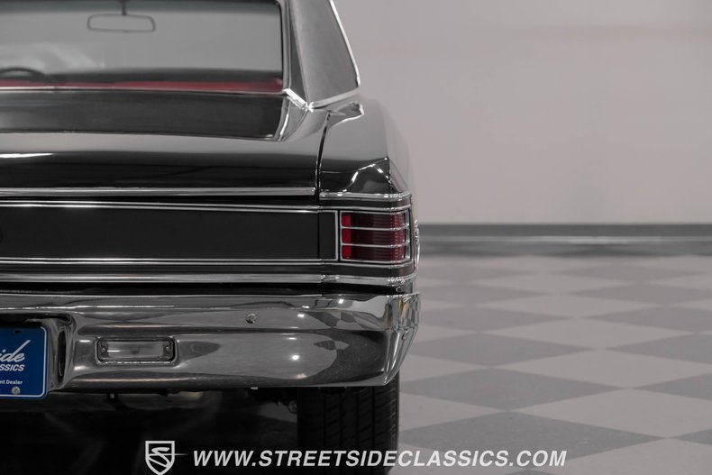 Unknown-Chevelle-1967-Black-Red-26