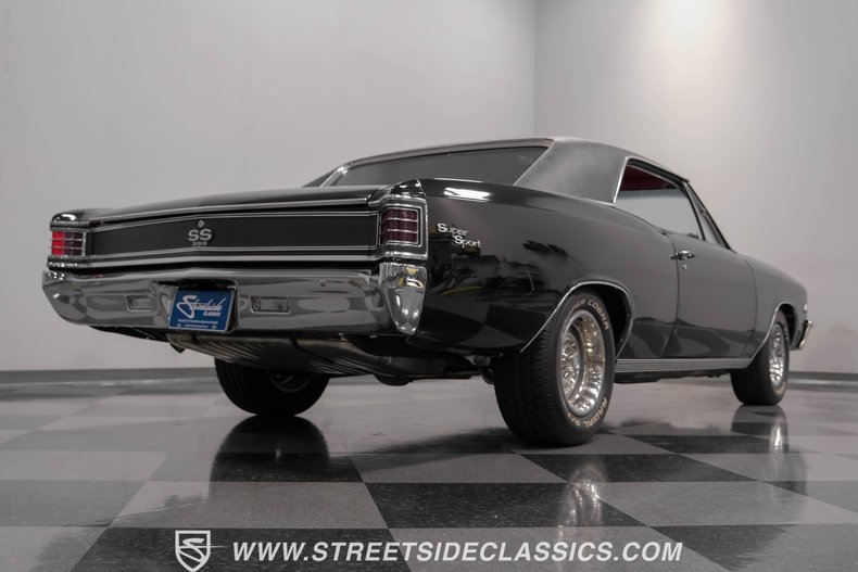 Unknown-Chevelle-1967-Black-Red-27
